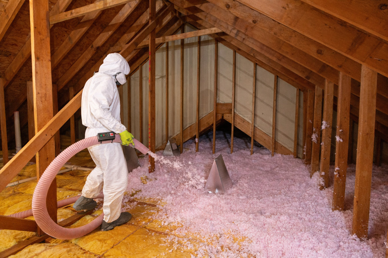 Professional insulation contractor working in Grand Island, NE